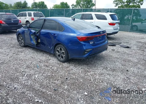 2021 Kia Forte Lxs из США, поврежденный, VIN 3KPF24AD6ME345740